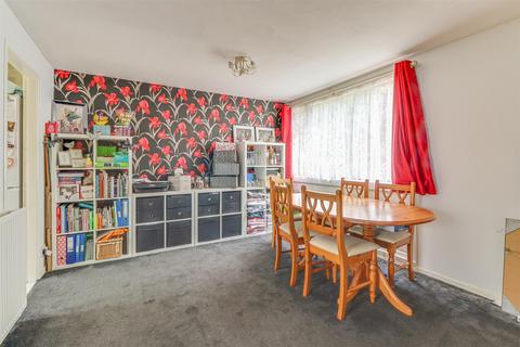 3 bedroom end of terrace house for sale, Victoria Avenue, Southend-on-Sea SS2