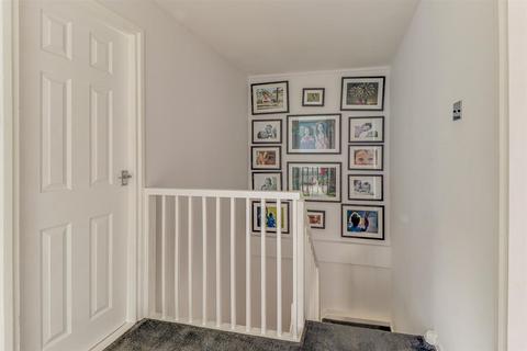 3 bedroom end of terrace house for sale, Victoria Avenue, Southend-on-Sea SS2