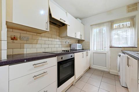 2 bedroom flat for sale, Blundell Road, HA8