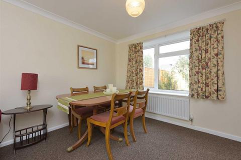 3 bedroom terraced house to rent, Drake Crescent, Kidderminster