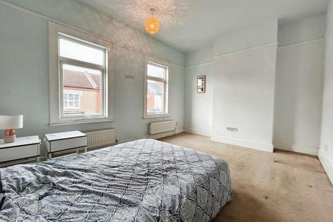 3 bedroom terraced house for sale, Wycliffe Road, Abington, Northampton NN1