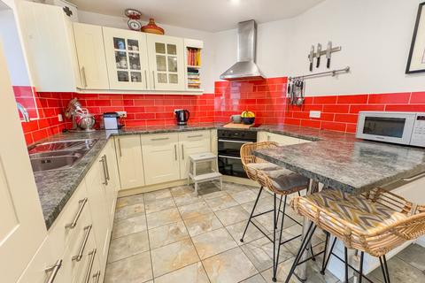 3 bedroom semi-detached house for sale, Kentwood Hill, Tilehurst, Reading, RG31