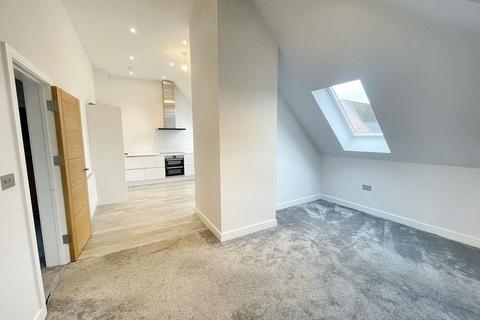 2 bedroom penthouse to rent, 14 High Street, Henley-in-arden B95