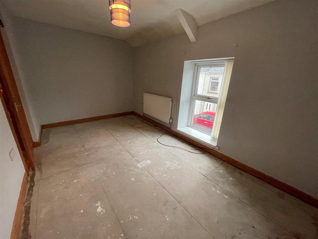 Bedroom 1:
