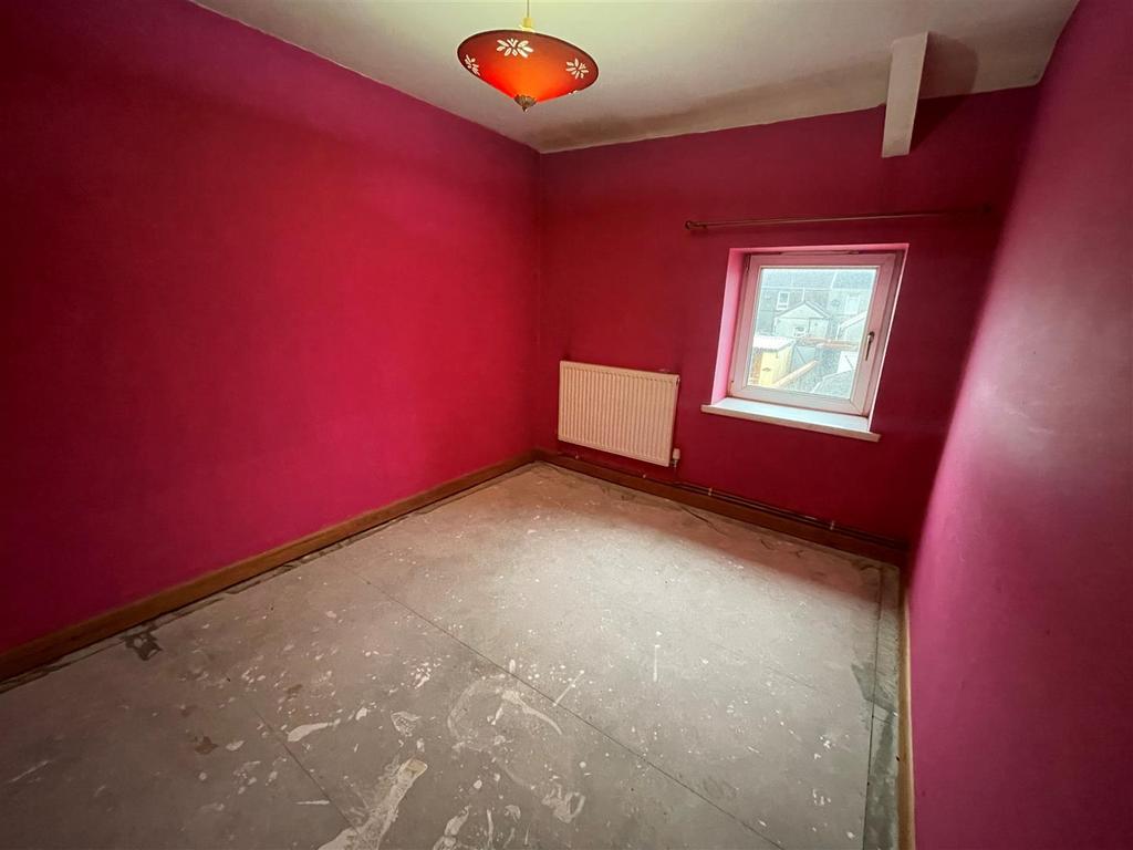 Bedroom 2: