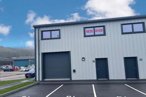 Industrial unit to rent, Barnfield Road, Folkestone, CT19