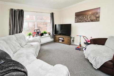 3 bedroom semi-detached house for sale, Beacon Road, Bradford BD6