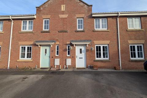 3 bedroom terraced house for sale, Read Close, Fernwood, Newark