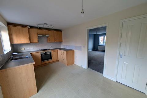 3 bedroom terraced house for sale, Read Close, Fernwood, Newark