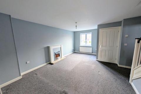 3 bedroom terraced house for sale, Read Close, Fernwood, Newark