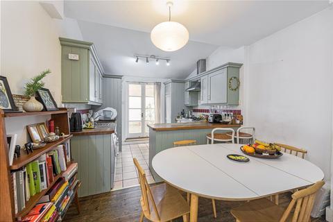 2 bedroom apartment for sale, Leathwaite Road, SW11