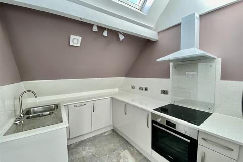 3 bedroom flat to rent, Pound Lane, Bodmin, PL31