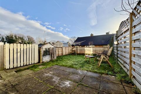 3 bedroom terraced house for sale, Wormald Street, Almondbury, Huddersfield, HD5 8NQ