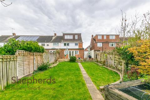 4 bedroom end of terrace house for sale, Winterscroft Road, Hoddesdon EN11