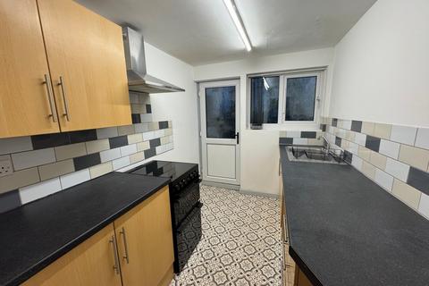 3 bedroom terraced house to rent, Blaenycwm Treherbert - Treorchy