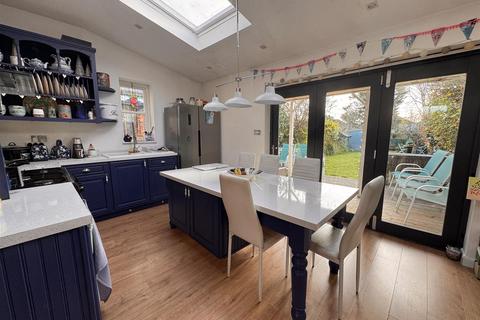 6 bedroom semi-detached house for sale, Oxford Road, Swindon SN3