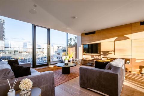 3 bedroom penthouse for sale, Penthouse at City Approach, Islington, EC1V