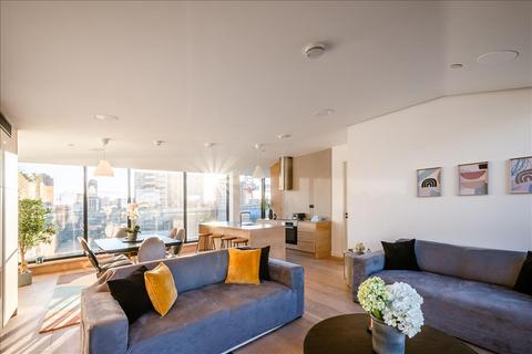 3 bedroom penthouse for sale, Penthouse at City Approach, Islington, EC1V