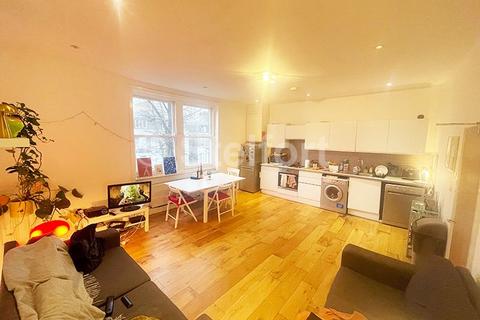 3 bedroom flat to rent, Hillmarton Road, London N7