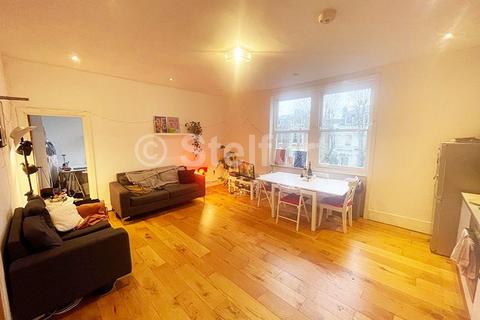 3 bedroom flat to rent, Hillmarton Road, London N7