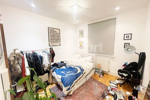 3 bedroom flat to rent, Hillmarton Road, London N7