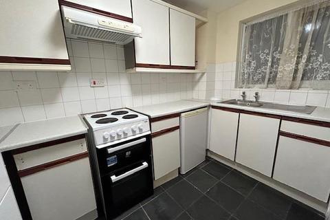 2 bedroom flat to rent, Sawyer Close, Edmonton