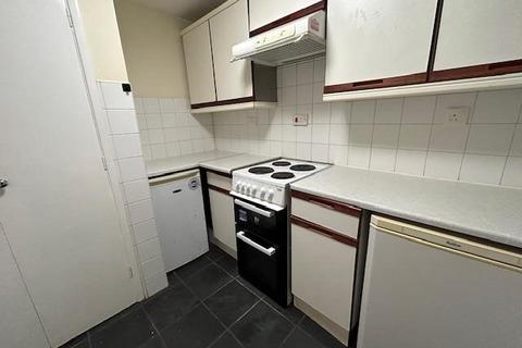 2 bedroom flat to rent, Sawyer Close, Edmonton