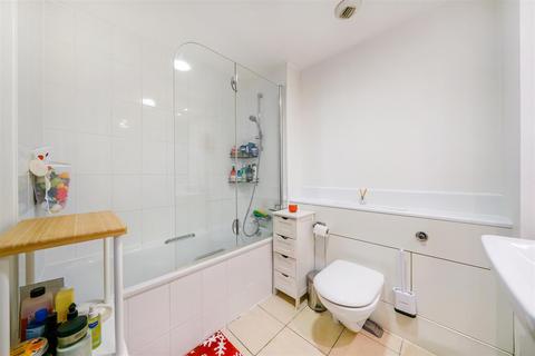 1 bedroom apartment for sale, The Galley, Basin Approach, Gallions Reach, E16