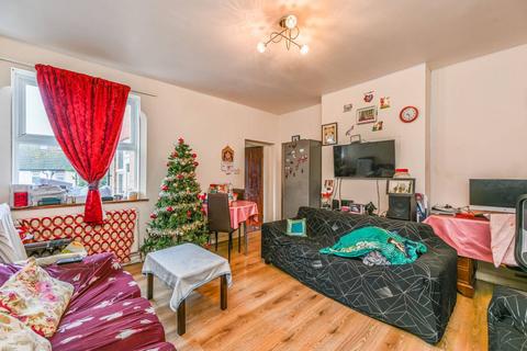 3 bedroom maisonette for sale, Beeches Road, Tooting Bec, London, SW17