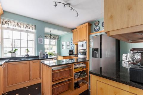 5 bedroom end of terrace house for sale, Grand Drive, Raynes Park SW20