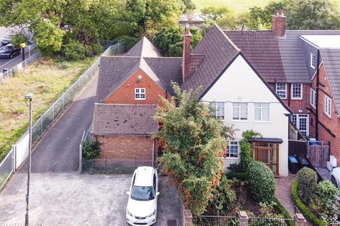 5 bedroom end of terrace house for sale, Grand Drive, Raynes Park SW20