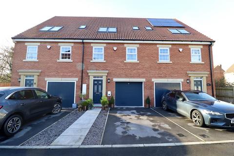 4 bedroom townhouse for sale, Harrison Croft, Gilberdyke, Brough