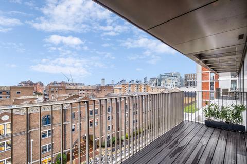 2 bedroom flat to rent, Coda Residences, 6 York Place, London