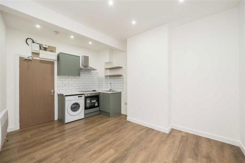 2 bedroom flat to rent, New Cross Road, London SE14