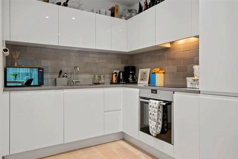 1 bedroom apartment for sale, Banyan Court, London E16