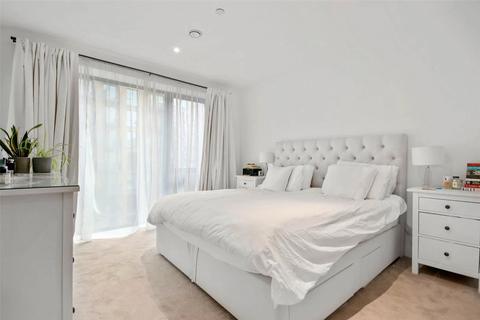 1 bedroom apartment for sale, Banyan Court, London E16