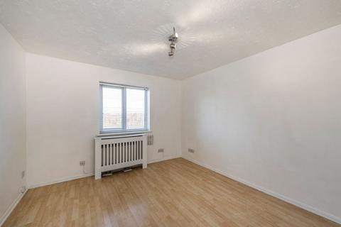 2 bedroom flat to rent, 1 Primrose Close, Surrey SM6