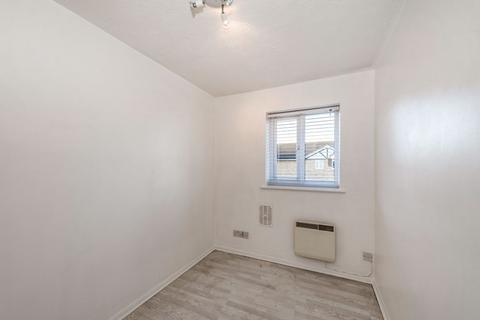 2 bedroom flat to rent, 1 Primrose Close, Surrey SM6