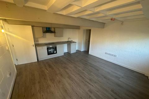 2 bedroom flat to rent, Mills Studios, Ware