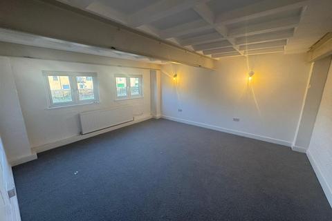 2 bedroom flat to rent, Mills Studios, Ware