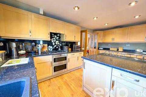 3 bedroom semi-detached house for sale, Rainham Close, Maidstone ME15