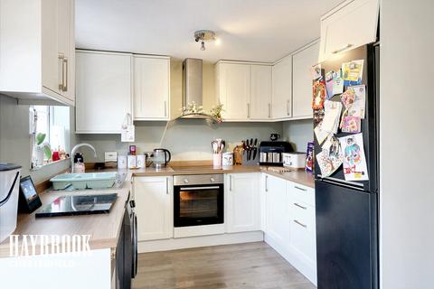 3 bedroom end of terrace house for sale, Horse Chestnut Close, Chesterfield