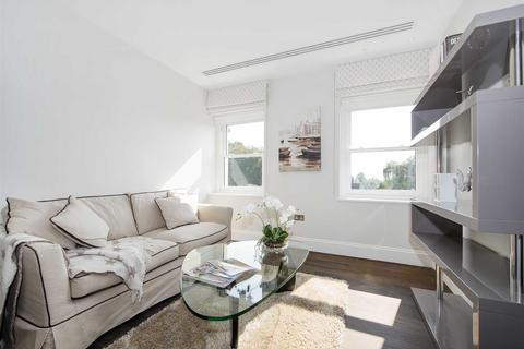 4 bedroom penthouse to rent, Arkwright Road, Hampstead, NW3