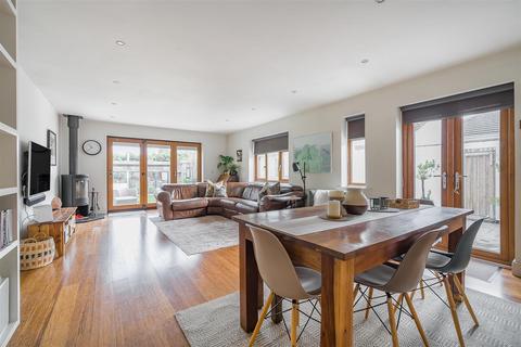 16 Two Trees Estate, Wadebridge, PL27 7PQ