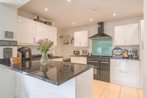 16 Two Trees Estate, Wadebridge, PL27 7PQ