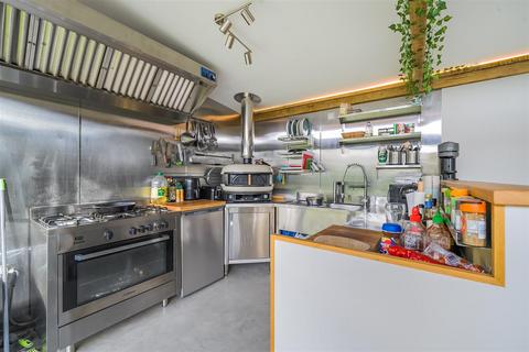 16 Two Trees Estate, Wadebridge, PL27 7PQ