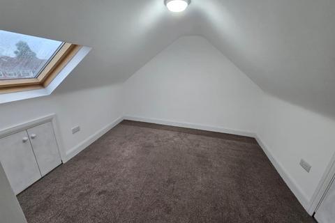 4 bedroom terraced house to rent, St. Peters Road, Southall UB1