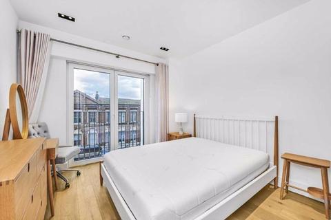 2 bedroom apartment to rent, Exchange Gardens, London, SW8