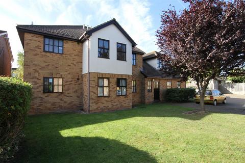 1 bedroom flat to rent, Thornwood Court, 86-88 Hudson Road, Leigh On Sea