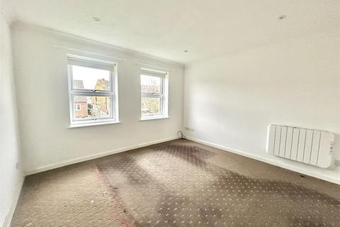 1 bedroom flat to rent, Thornwood Court, 86-88 Hudson Road, Leigh On Sea